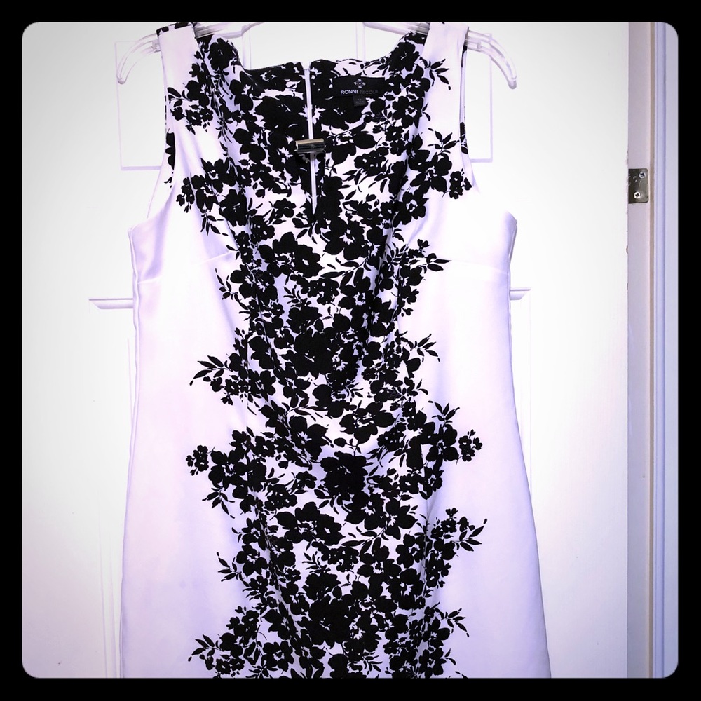 Ladies sleeveless dress